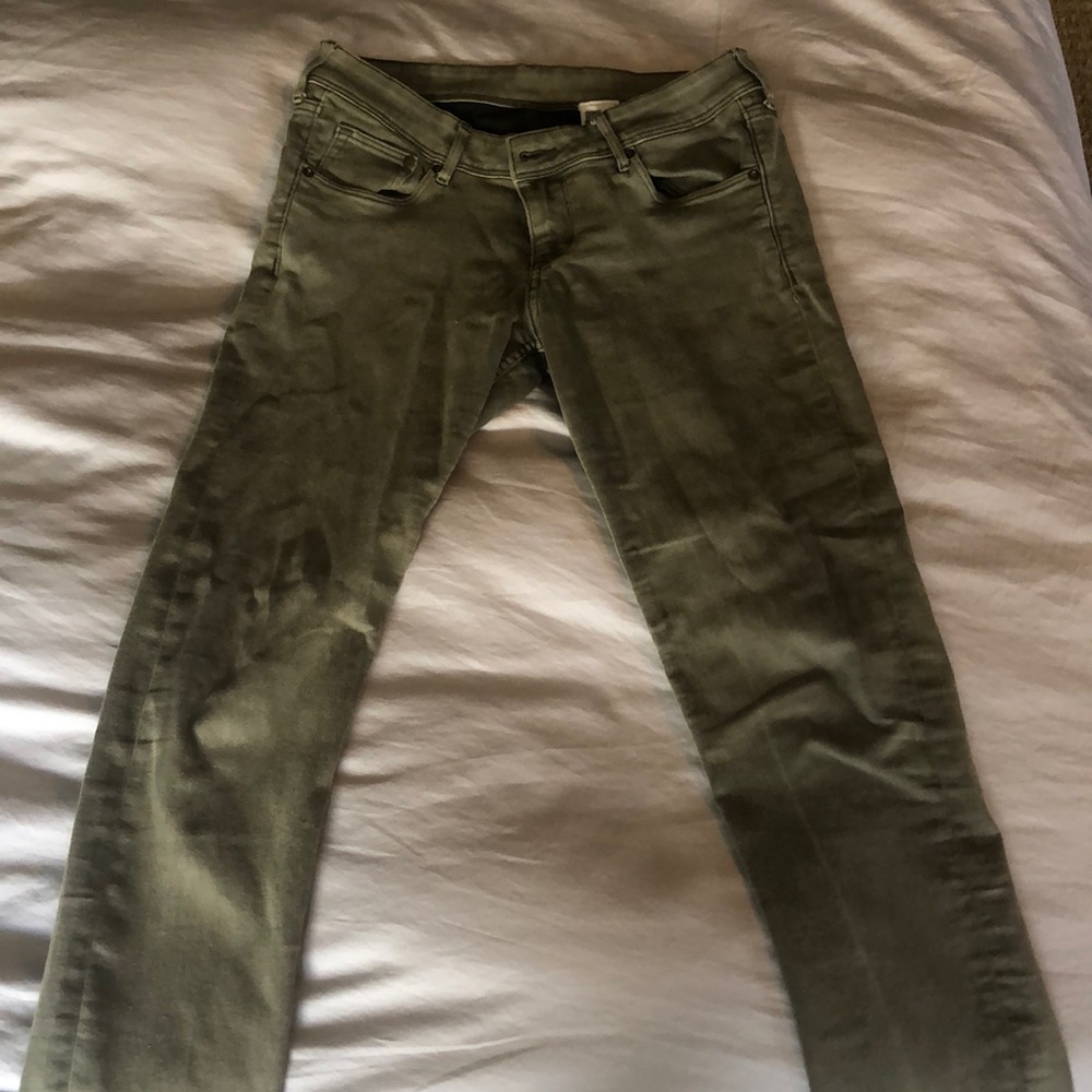 Low rise skinny jeans